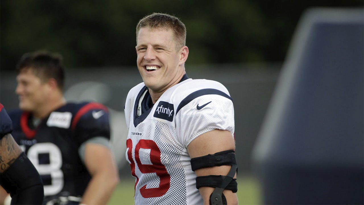 JJ Watt, NFL star, suffered a tibial plateau facture in 2017 but was back playing in a year. Recovery is possible with Park Sports Physical Therapy speciaists. 
