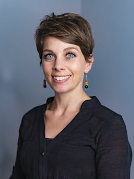  Kristin Collins 