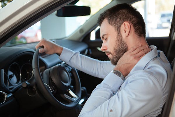 Why and How the Shoulder and Knee can be Affected in a Car